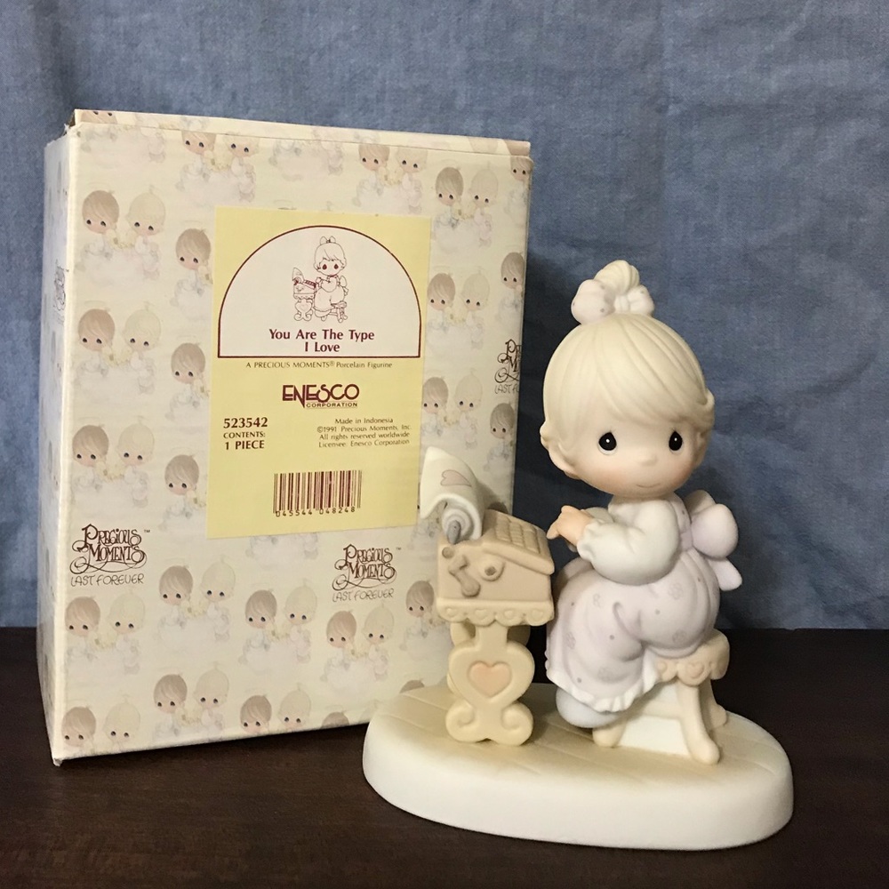 VINTAGE Precious Moments Figurine
